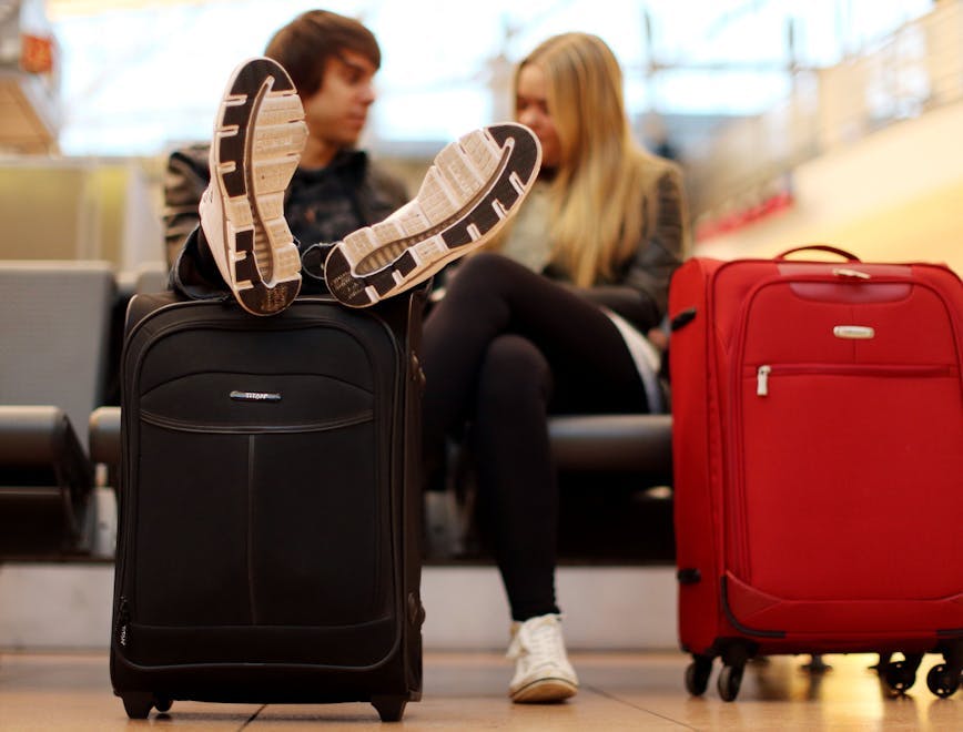 horizontal|traveller|airport|suitcase|illustration|strike|air travel hamburg hamburg (hansestadt) luggage furniture chair apparel footwear clothing shoe human person