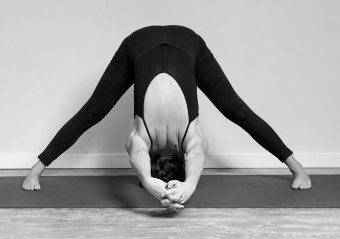 yoga esercizi da fare a casa