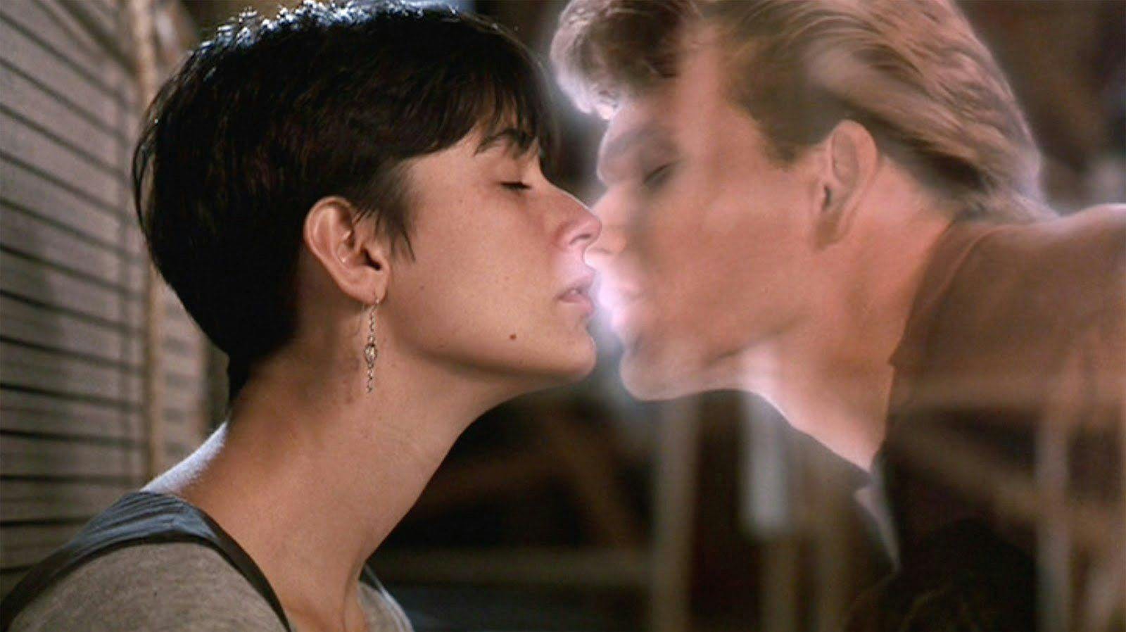 Giornata Internazionale del Bacio - una scena di Ghost con Demi Moore e Patrick Swayze