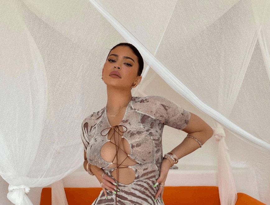 Kylie Jenner indossa Poster Girl
