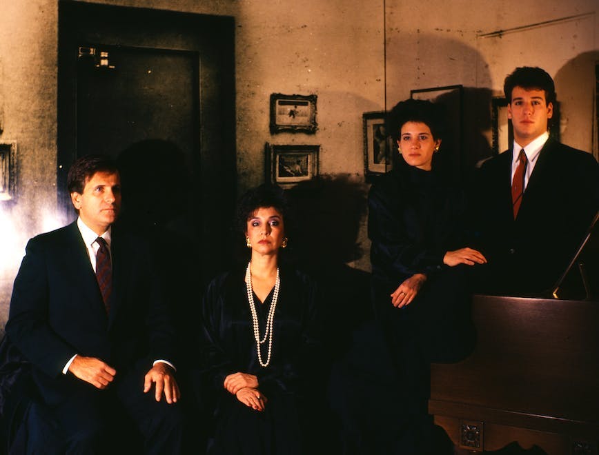 Una foto di famiglia ”An American Family, A Rejected Commission,” 1987, di Clegg & Guttmann.