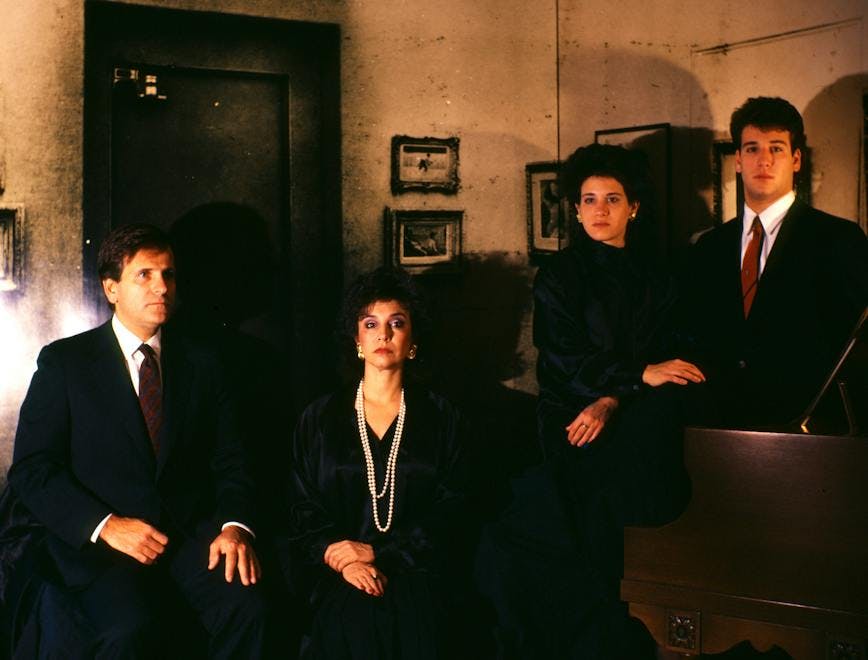 Una foto di famiglia ”An American Family, A Rejected Commission,” 1987, di Clegg & Guttmann.