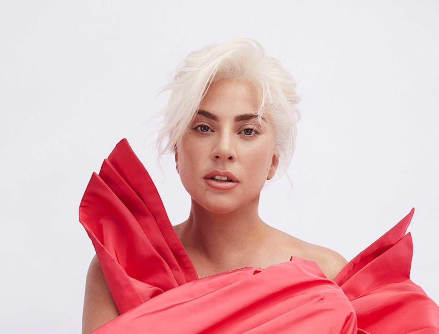 Ritratto di Lady Gaga nella ADV di Valentino "Voce Viva"