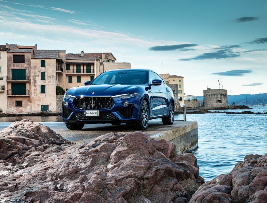Nella foto la Maserati Levante Hybrid