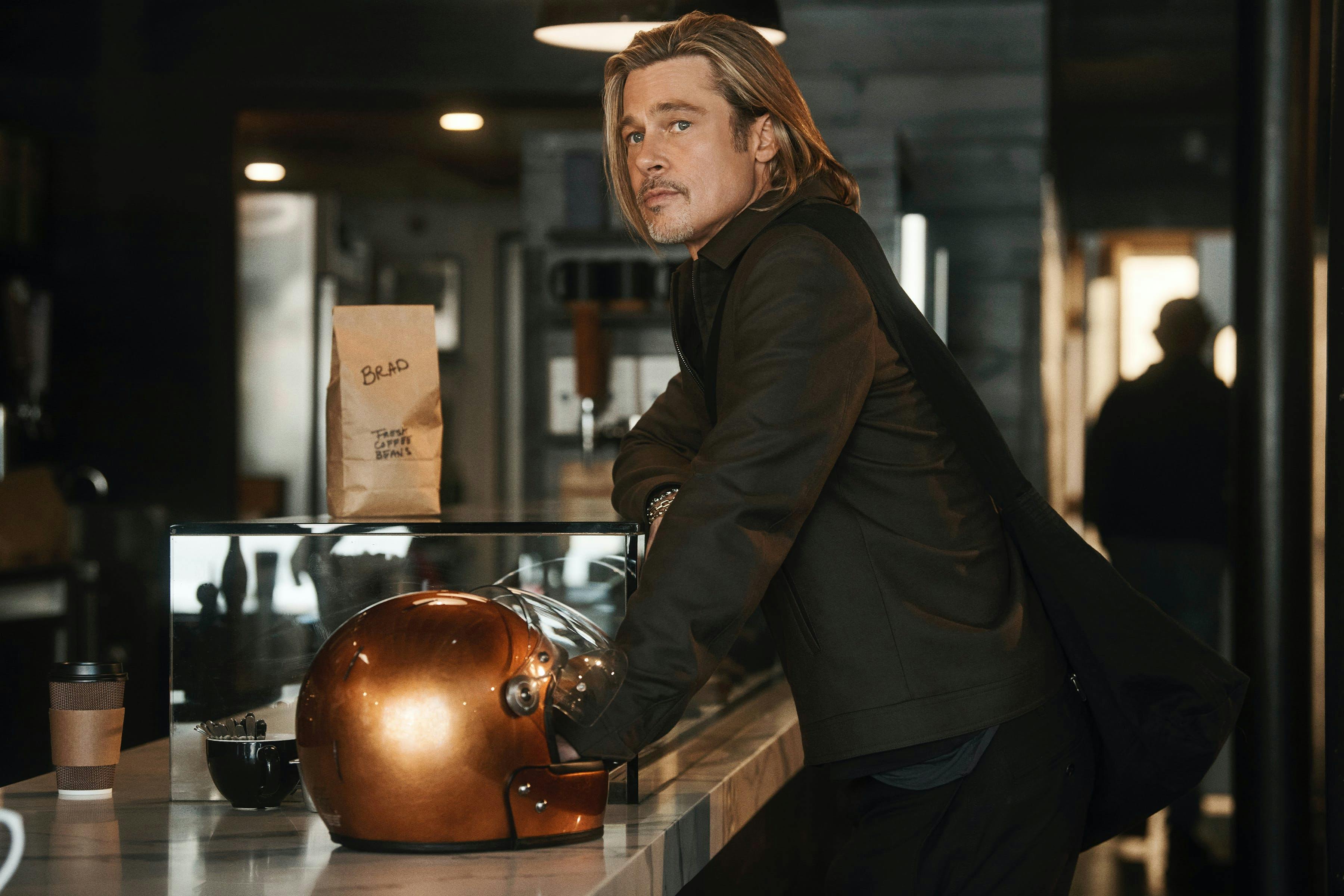 Nella foto l'attore Brad Pitt nella nuova campagna De' Longhi 