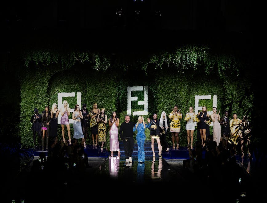 Nella foto Il finale della sfilata Fendace con Donatella Versace e Kim Jones 
