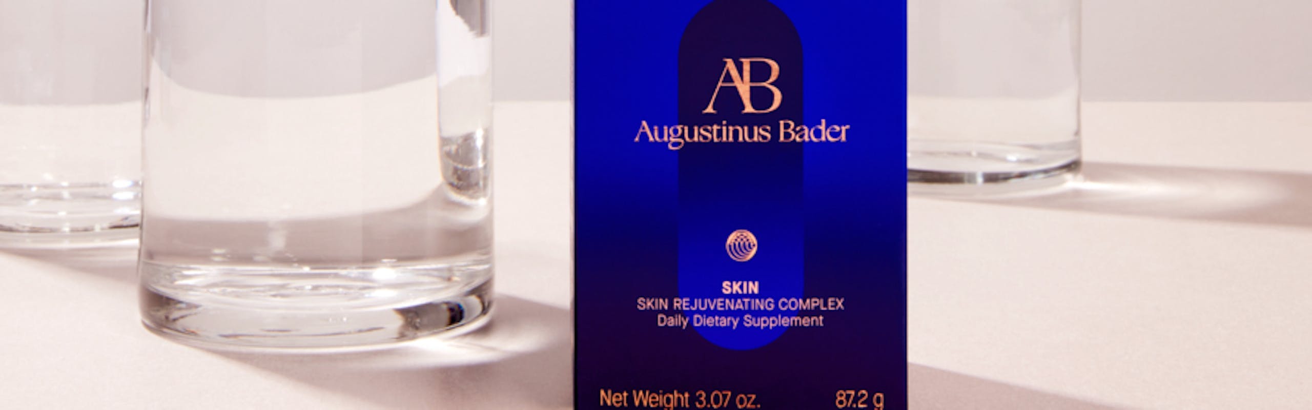 Nella foto gli integratori alimentari di Augustinus Bader Skin