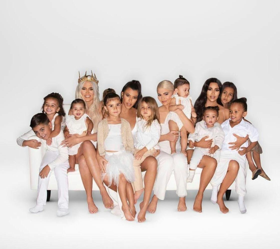 In foto le sorella Kardashians insieme ai figli