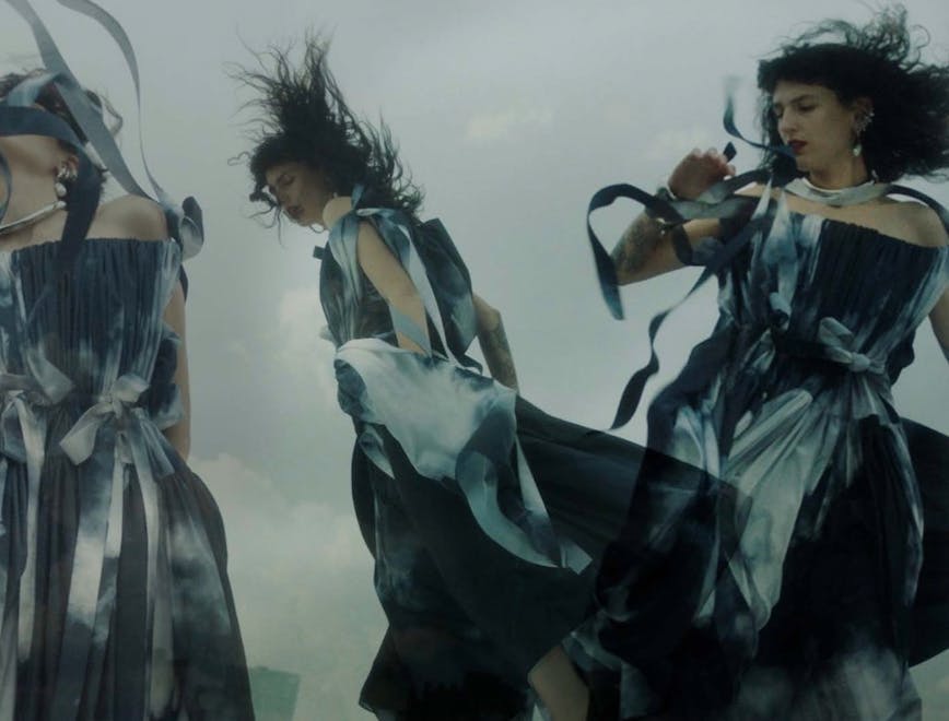 Un frame del video "Storm Chasing" di Alexander McQueen