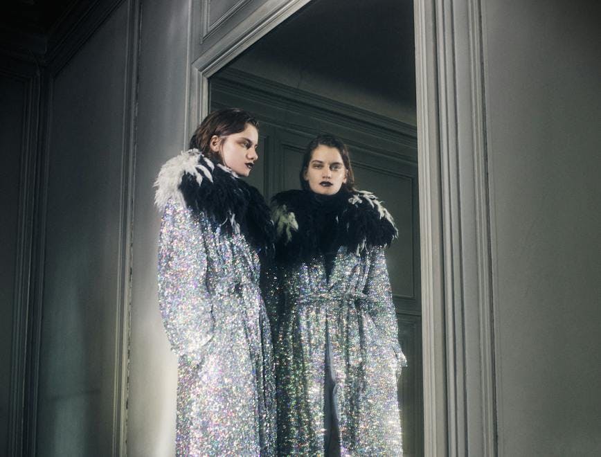 Dries Van Noten la collezione donna Autunno Inverno 2022-23 presentata alla Paris Fashion Week