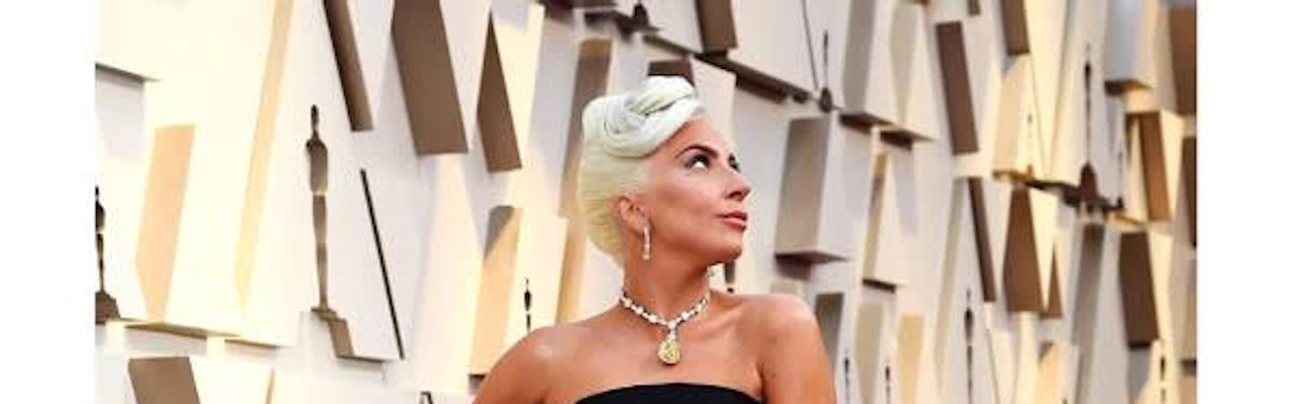 Alla 91esima edizione degli Academy Awards, Lady Gaga vuole ricordare Audrey Hepburn in "Colazione da Tiffany" con un abito nero mozzafiato e personalizzato di Alexander McQueen e il collier di ha indossato l’iconico Tiffany Diamond da 128.54 carati