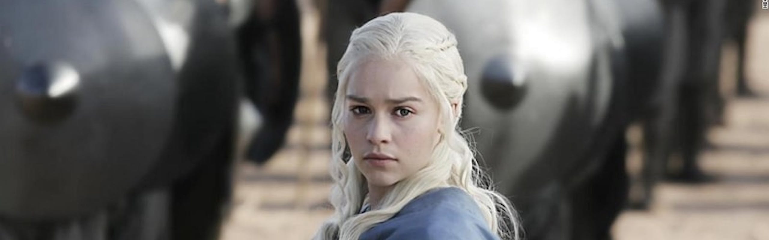L'attrice Emilia Clarke nei panni del personaggio Daenerys Targaryen. 