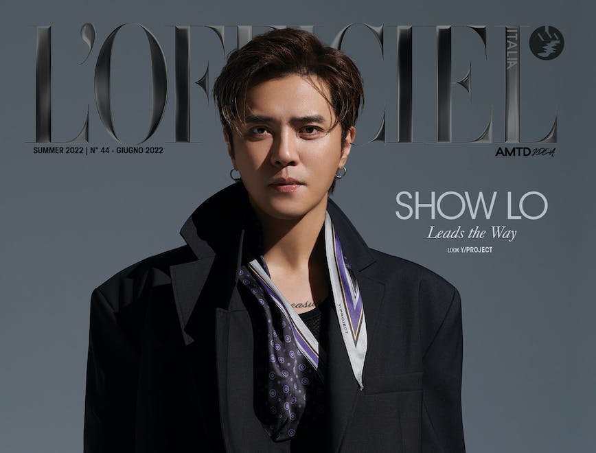 Show Lo in cover indossa un total look Y/Project