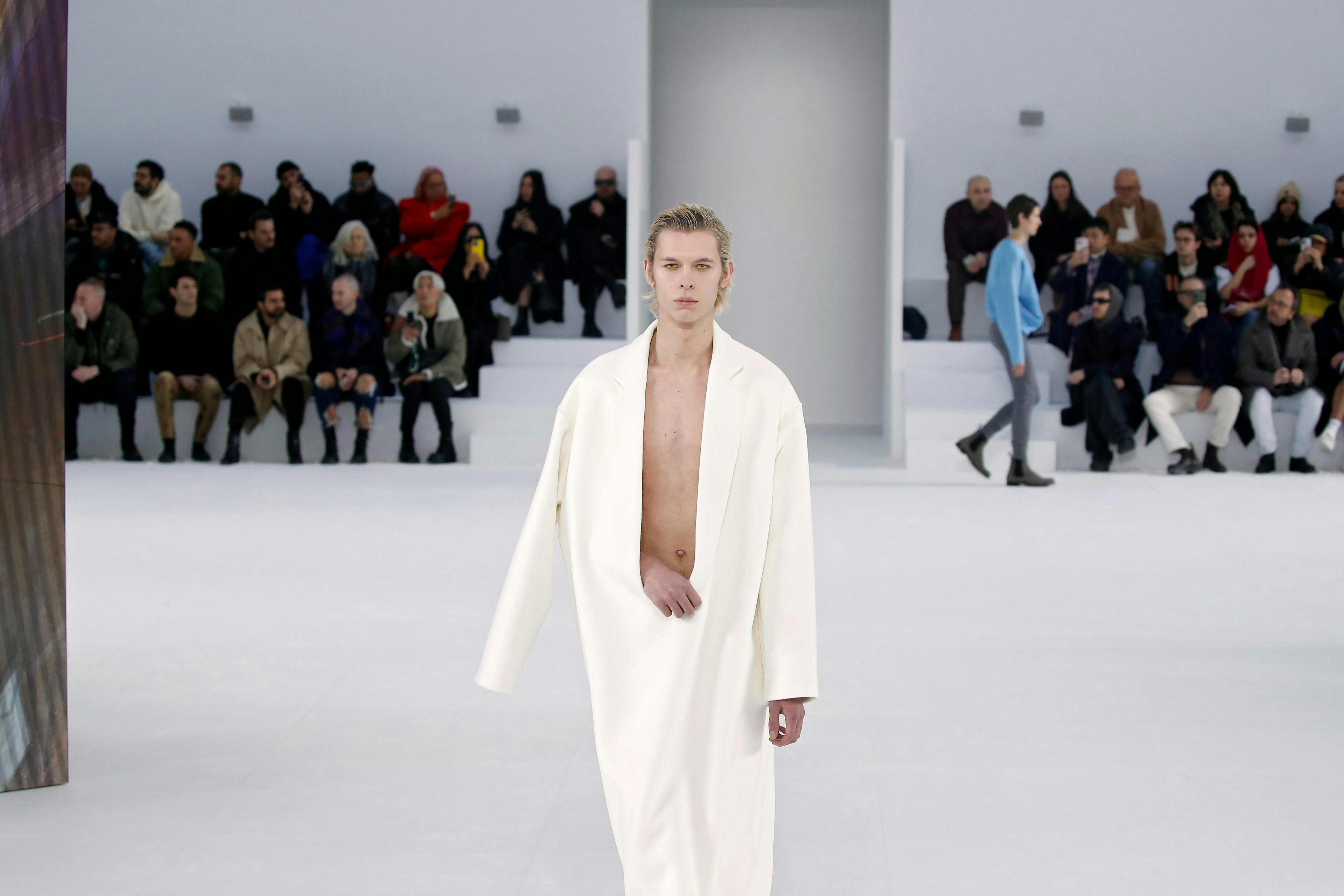 Loewe la sfilata uomo autunno inverno 2023-24 alla Paris Fashion Week