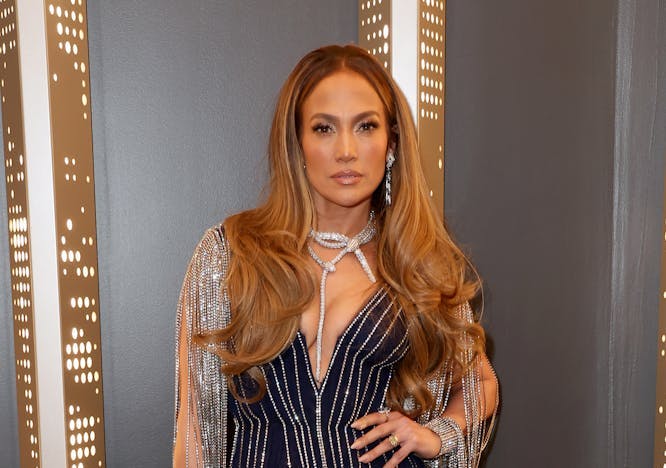 Jennifer Lopez, qui ai Grammys 2023, sarà protagonista di "Un matrimonio esplosivo" su Amazon Prime Video