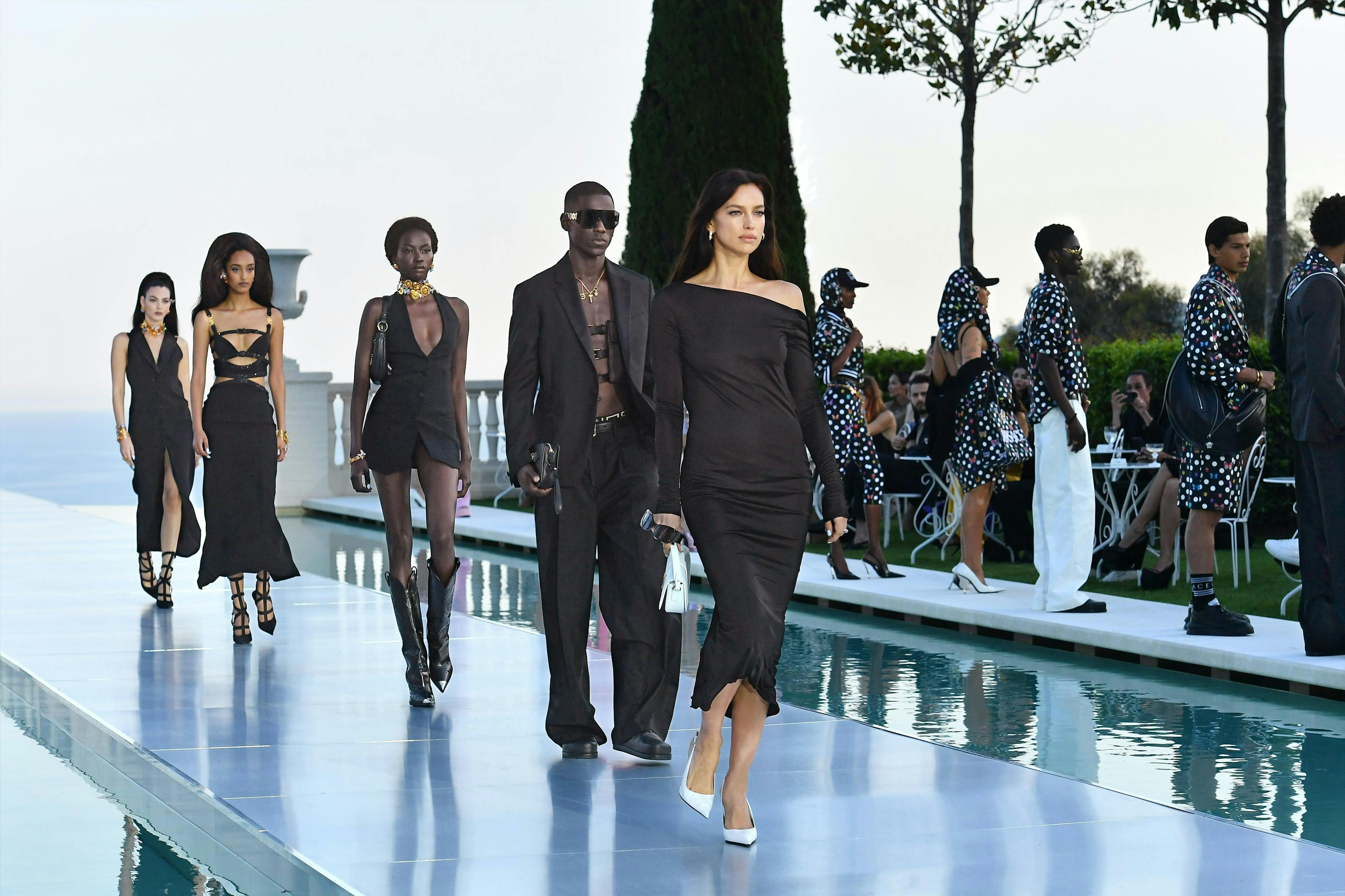 Versace la sfilata "La Vacanza" a Cannes