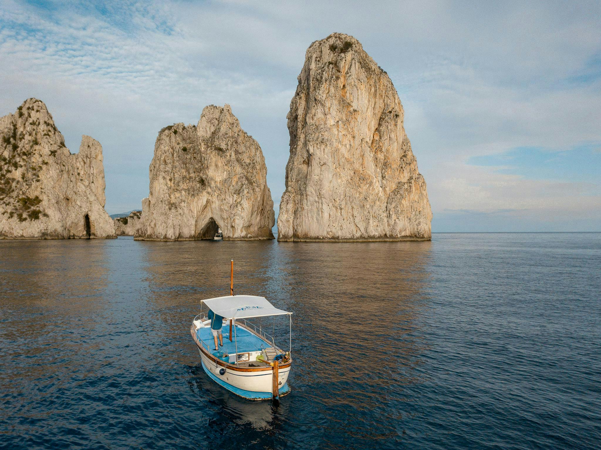 nell'img: Vista sui Faraglioni di Capri