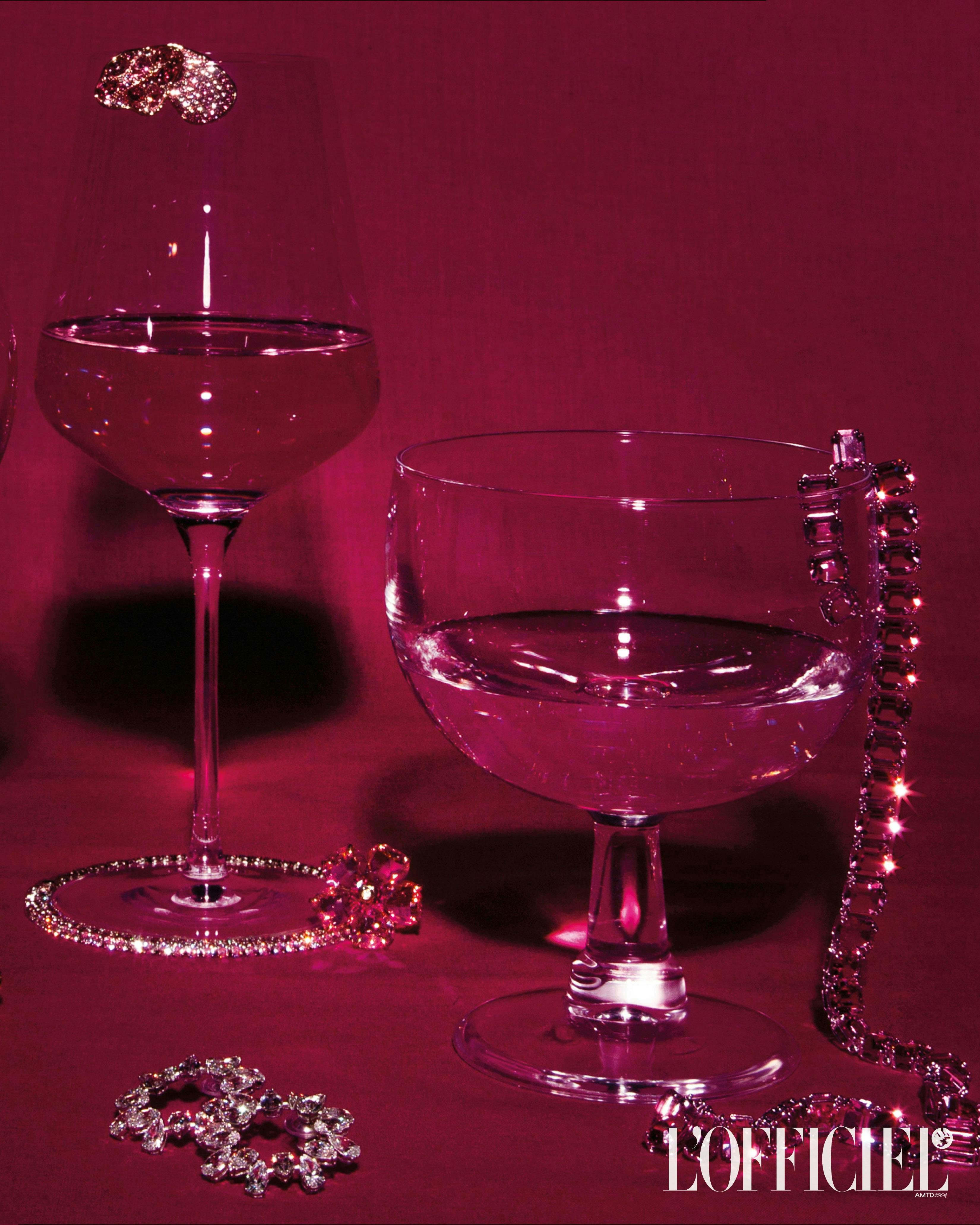 glass goblet alcohol beverage liquor wine wine glass