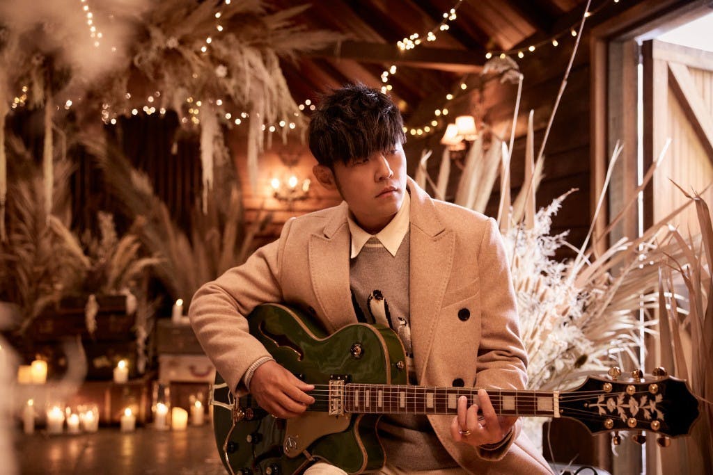 Jay Chou nel video musicale "Christmas Star" (GC Communications Image)