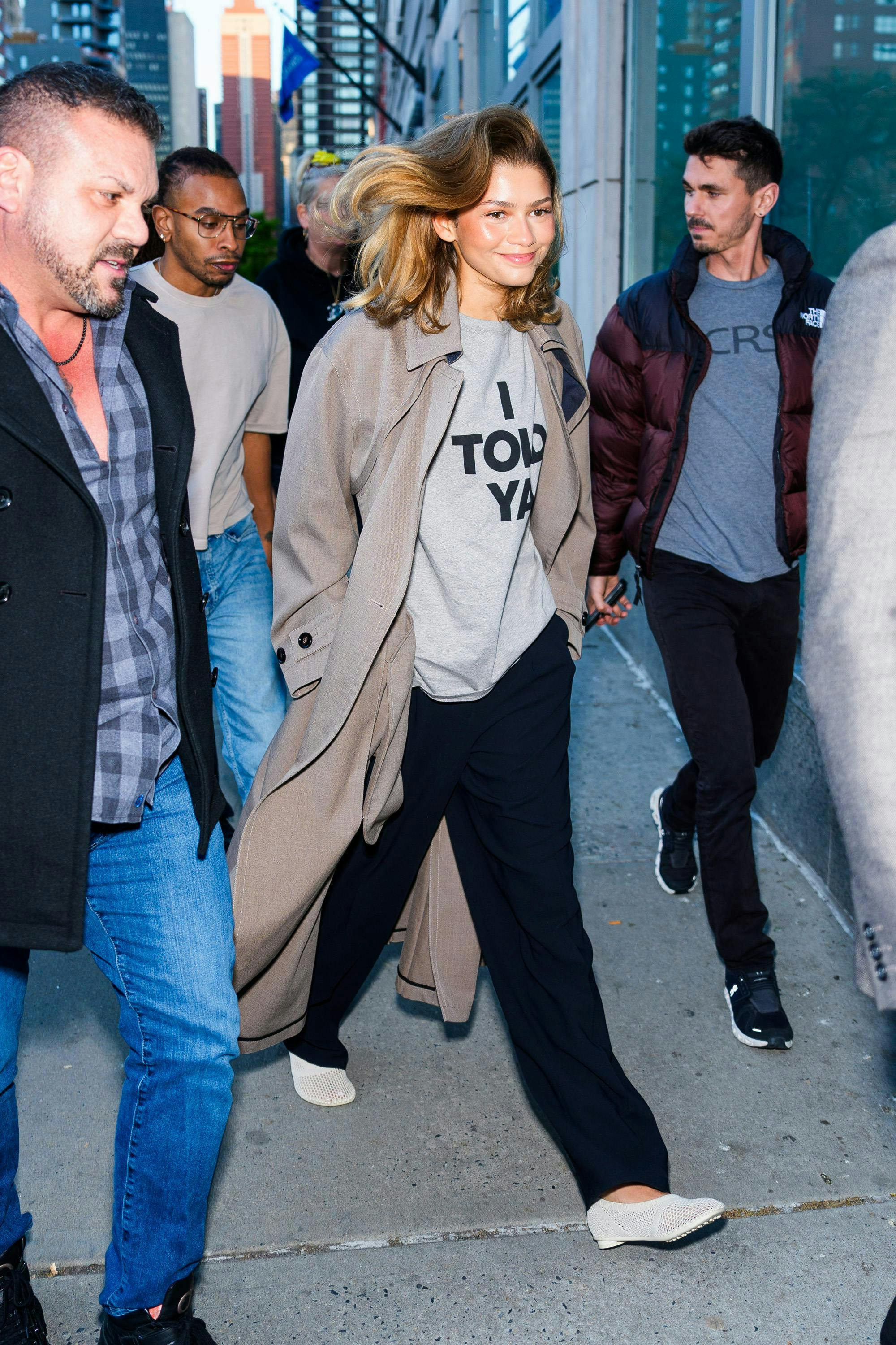 Zendaya con indosso la t-shirt "I Told Ya" di Loewe (Getty Images)